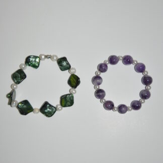 Armband: grünes Armband mit Perlmutt und Süsswasserperlen