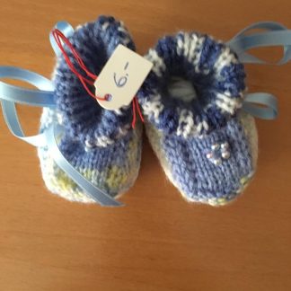 Selbstgestrickte Baby-Schühchen / Baby-Schuhe