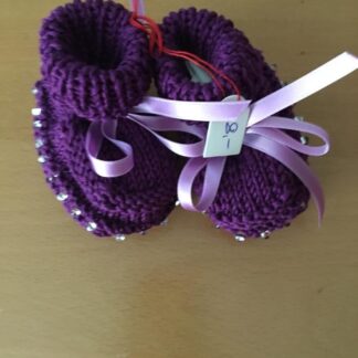 selbstgestrickte Babyschuhe