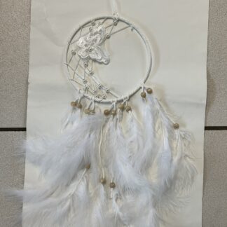 Weisser Traumfänger mit Schmetterling